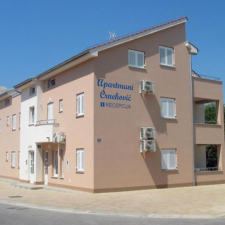 Apartments Crnekovic V Baska  Exterior photo