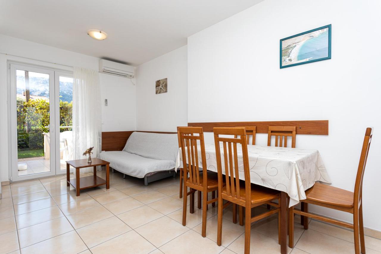 Apartments Crnekovic V Baska  Exterior photo