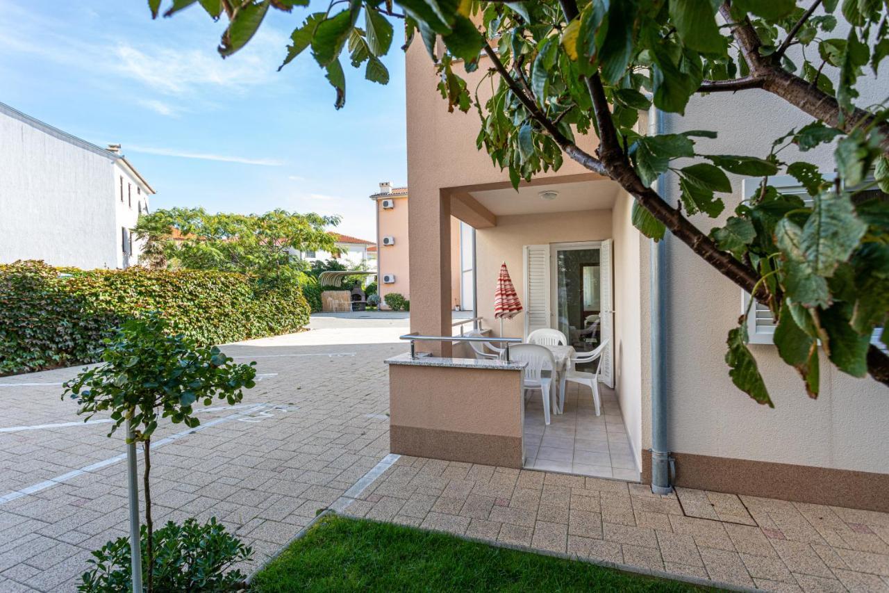 Apartments Crnekovic V Baska  Exterior photo